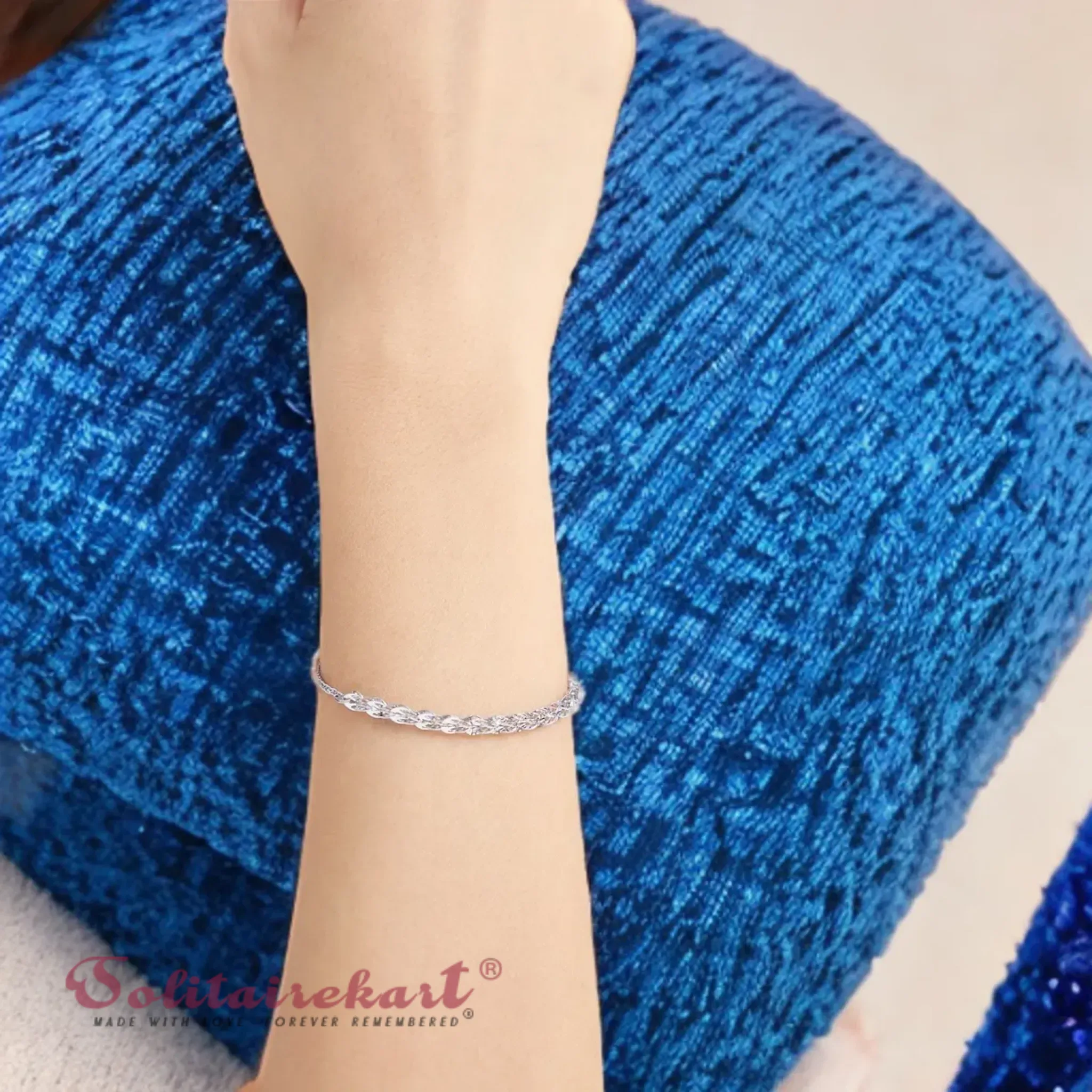 Solitairekart Platinum Chain Design Bracelet 3.855gm Weight For Unisex.